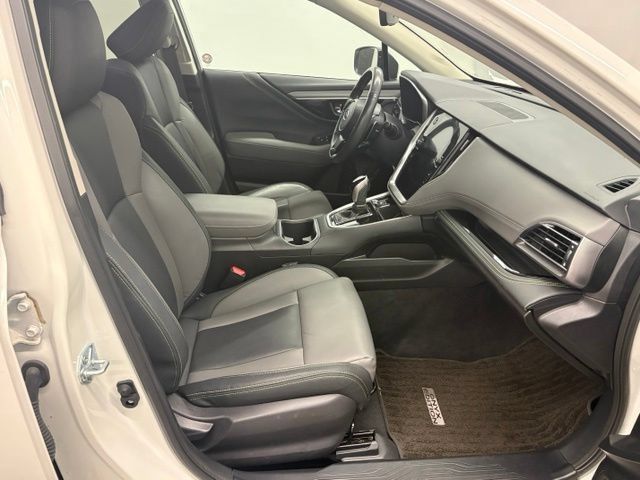 Used 2025 Subaru Outback Onyx Edition AWD/4WD image 40