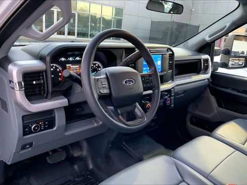 Used 2025 Ford F250 XL w/ XL Chrome Package image 15