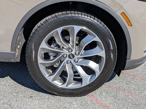 Used 2025 Lincoln Aviator Reserve image 13