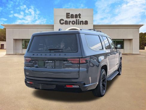 Certified 2024 Jeep Wagoneer L Series II AWD/4WD image 3