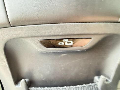 Used 2023 Chrysler Pacifica Touring-L FWD image 32