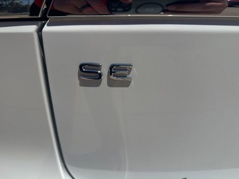Used 2023 Volkswagen Atlas SE FWD image 12