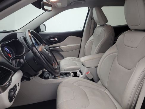 Used 2019 Jeep Cherokee Limited AWD/4WD image 17