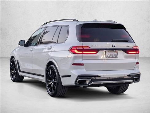 Used 2025 BMW X7 xDrive40i w/ M Sport Package image 8