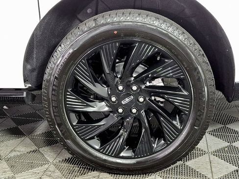 New 2025 Lincoln Navigator L Reserve w/ Jet Appearance Package AWD/4WD image 8