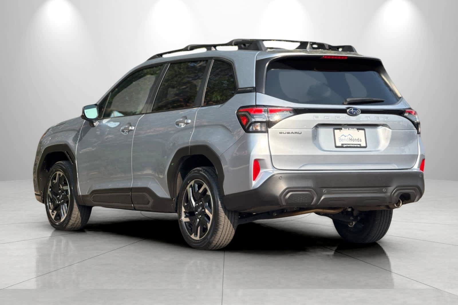 Used 2025 Subaru Forester Limited AWD/4WD image 6