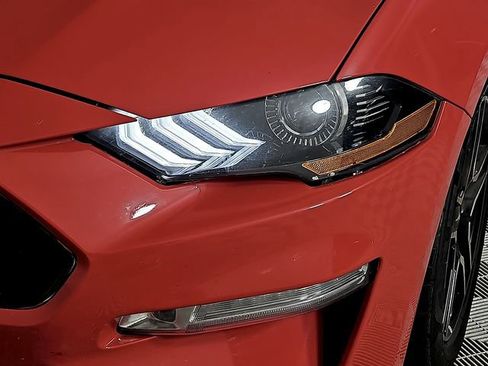 Used 2018 Ford Mustang Premium RWD image 9