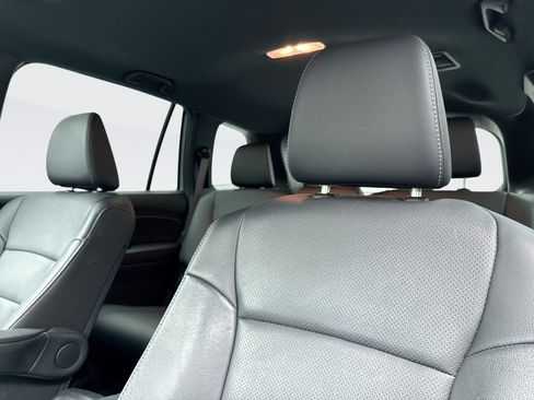 Used 2023 Honda Passport EX-L image 9