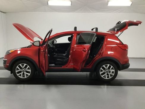 Used 2015 Kia Sportage LX FWD image 3
