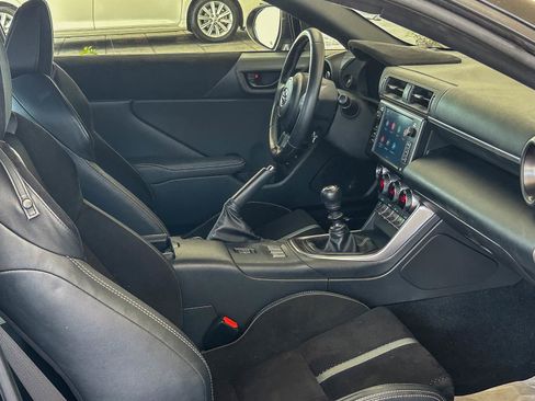 Used 2023 Toyota GR86 Premium w/ ALL Weather Mat Package (TMS) RWD image 16