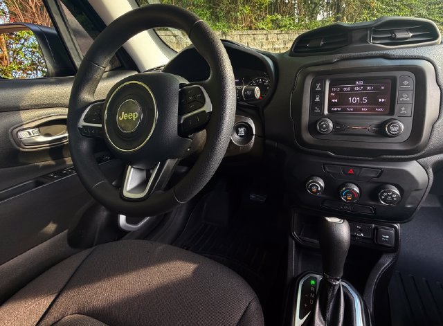Used 2020 Jeep Renegade Sport FWD image 24