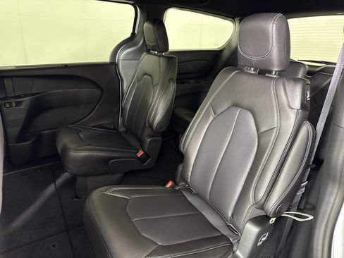 New 2026 Chrysler Voyager LX image 13