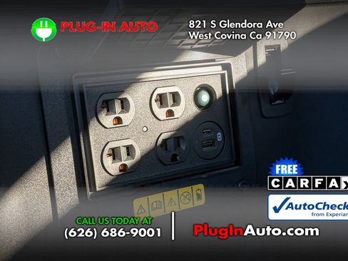 Used 2023 Ford F150 Lightning Lariat w/ Max Trailer Tow Package image 13