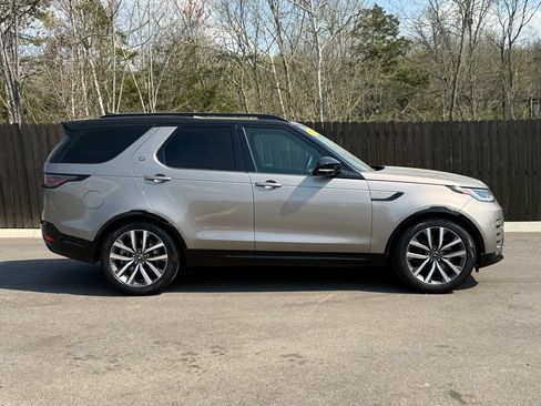 Certified 2025 Land Rover Discovery Dynamic SE image 7