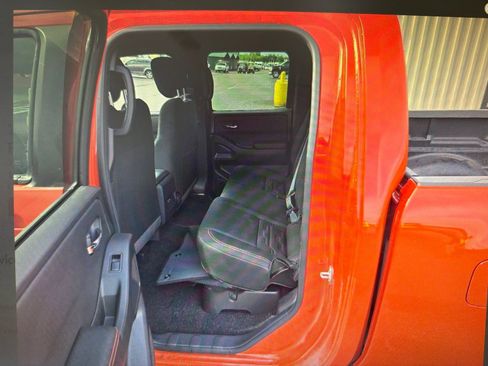 Used 2025 Nissan Frontier PRO-4X AWD/4WD image 11