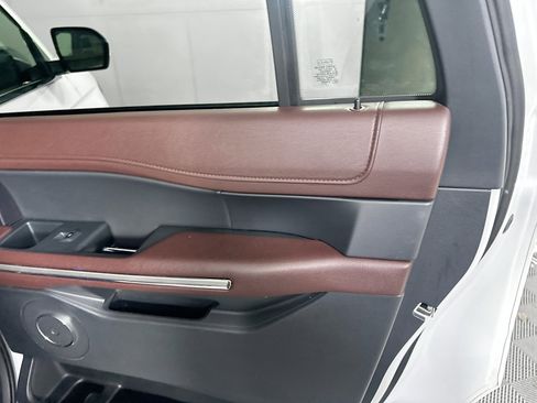 Used 2024 Ford Expedition Max Limited image 32