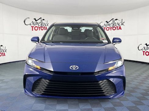 Used 2025 Toyota Camry LE image 3