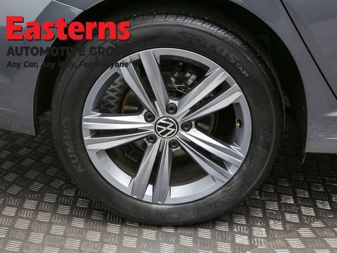 Used 2024 Volkswagen Jetta SE image 28