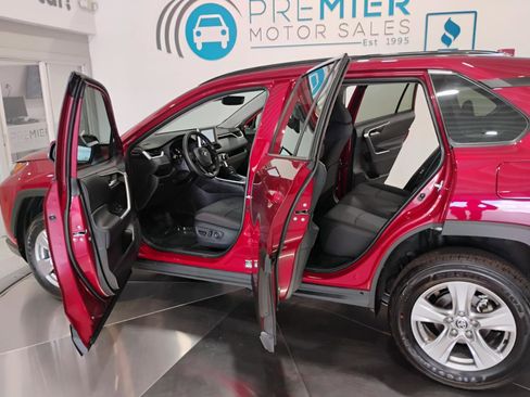 Used 2025 Toyota RAV4 XLE w/ Convenience Package image 6