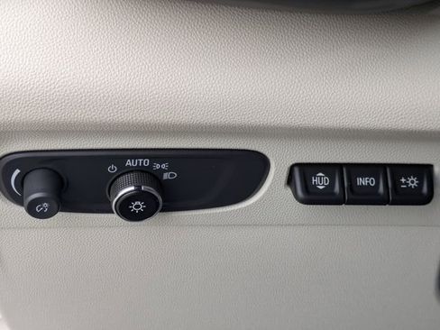 Used 2023 Buick Envision Avenir image 22