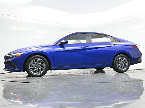 Used 2024 Hyundai Elantra SEL image 45