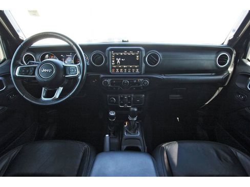 Used 2019 Jeep Wrangler Unlimited Sahara image 9