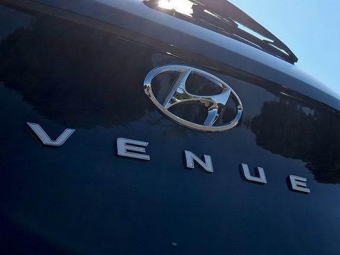 New 2026 Hyundai Venue SEL FWD image 19