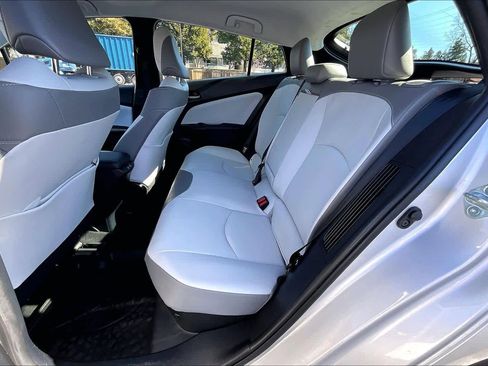 Used 2020 Toyota Prius Prime Limited image 28