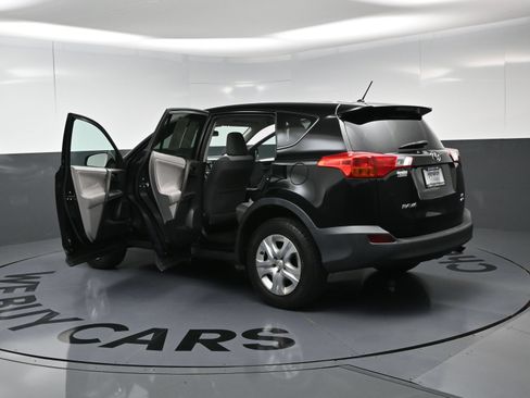 Used 2013 Toyota RAV4 LE AWD/4WD image 28