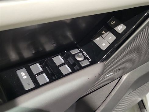 New 2026 Land Rover Range Rover Velar Dynamic SE image 23