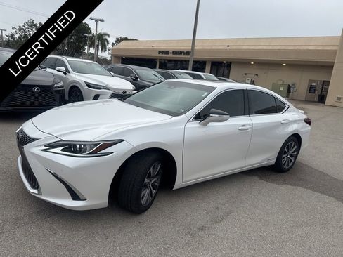 Used 2020 Lexus ES 300h 300h w/ Premium Package image 3