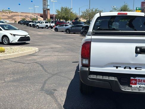 Used 2022 Toyota Tacoma SR RWD image 8
