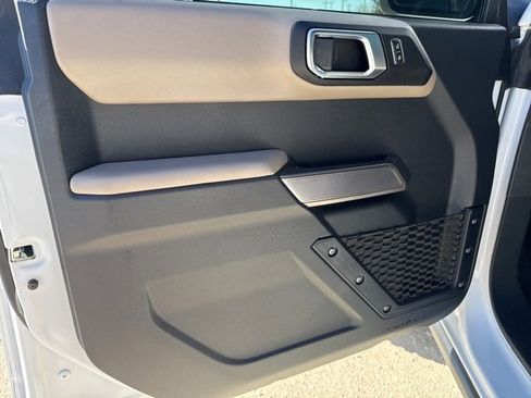 Used 2023 Ford Bronco Wildtrak image 26