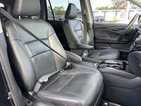 Used 2020 Honda Pilot Touring image 17