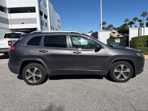 Used 2020 Jeep Cherokee Limited image 2