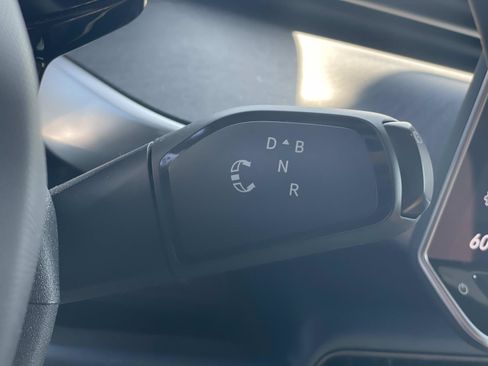 Certified 2025 Volkswagen ID. Buzz Pro S RWD image 17