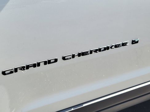 Used 2023 Jeep Grand Cherokee L Laredo AWD/4WD image 25