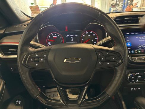 Used 2021 Chevrolet TrailBlazer RS w/ Sun and Liftgate Package image 18