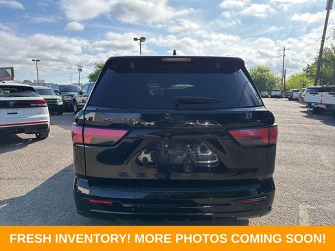 Used 2024 Toyota Sequoia Platinum image 5