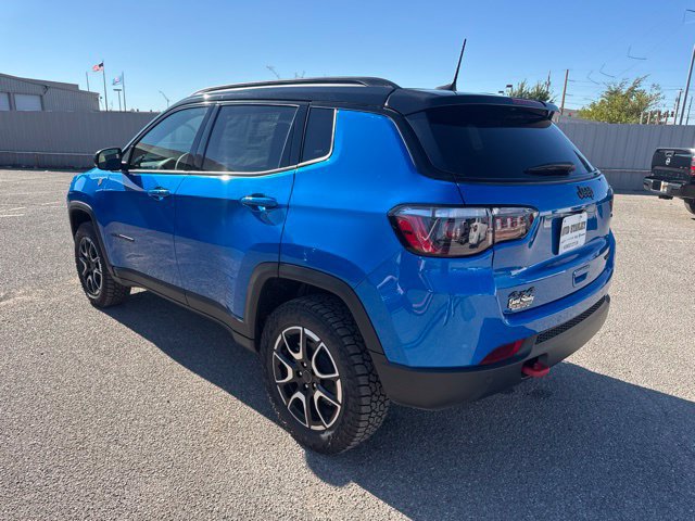 New 2027 Jeep Compass Trailhawk w/ Sun, Sound & Navigation Group AWD/4WD image 4