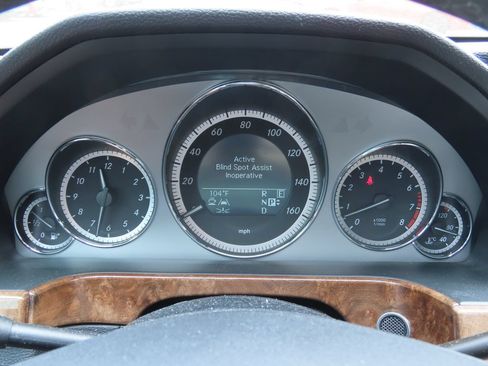 Used 2011 Mercedes-Benz E 550 Sedan image 19