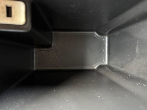 Used 2018 GMC Canyon SLE w/ SLE Convenience Package image 32