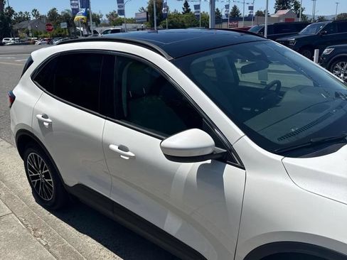 Used 2022 Ford Escape SEL w/ Technology Package FWD image 6