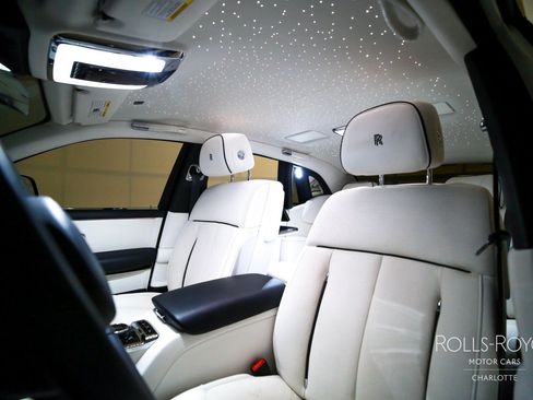 Certified 2024 Rolls-Royce Phantom Sedan RWD image 12