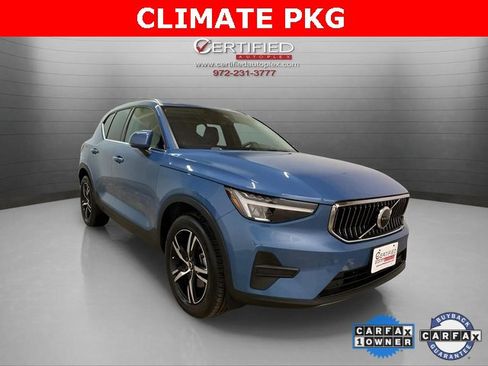 Used 2025 Volvo XC40 B5 Core image 3