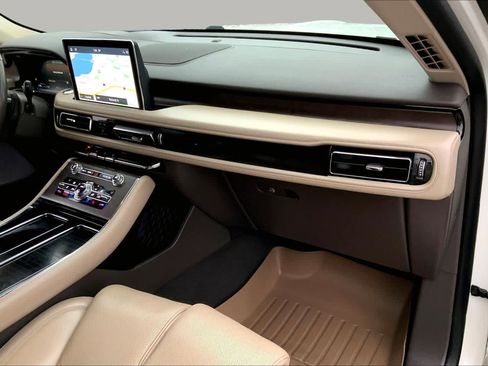 Used 2020 Lincoln Aviator Reserve w/ Equipment Group 202A AWD/4WD image 16