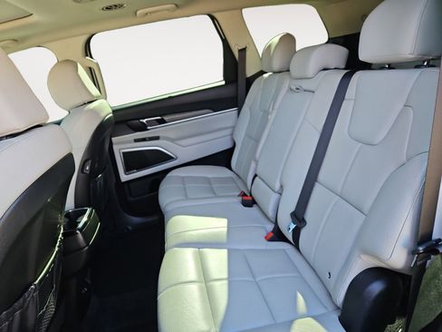Used 2022 Kia Telluride EX w/ Towing Package image 13