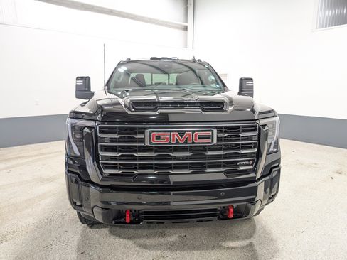 Used 2025 GMC Sierra 3500 AT4 w/ AT4 Premium Plus Package image 8