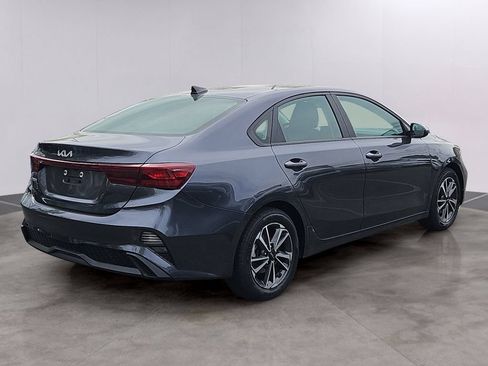 Certified 2023 Kia Forte LXS FWD image 4