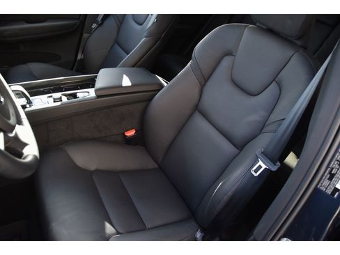 Certified 2025 Volvo XC60 T8 Plus w/ Protection Package Premier image 11